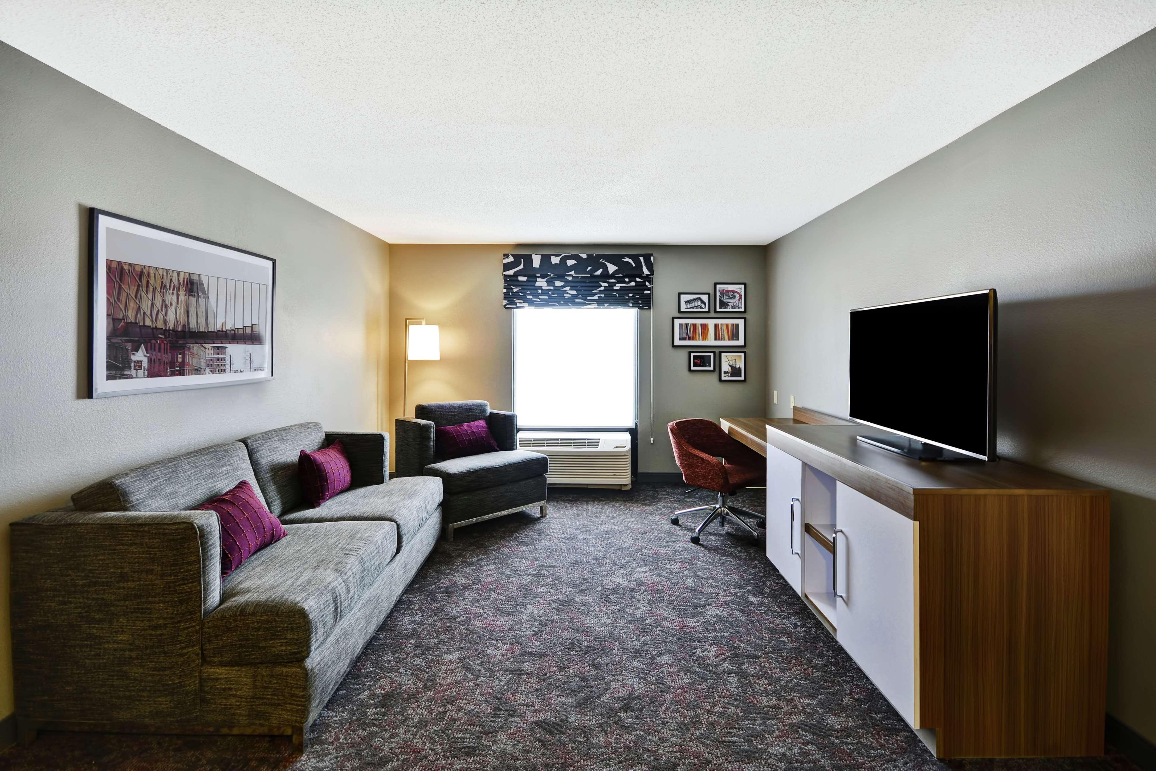 King Suite with Living Room and Sofa Bed,1552301380:JPEG
