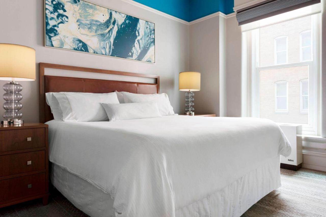 Junior Suite 1 King
