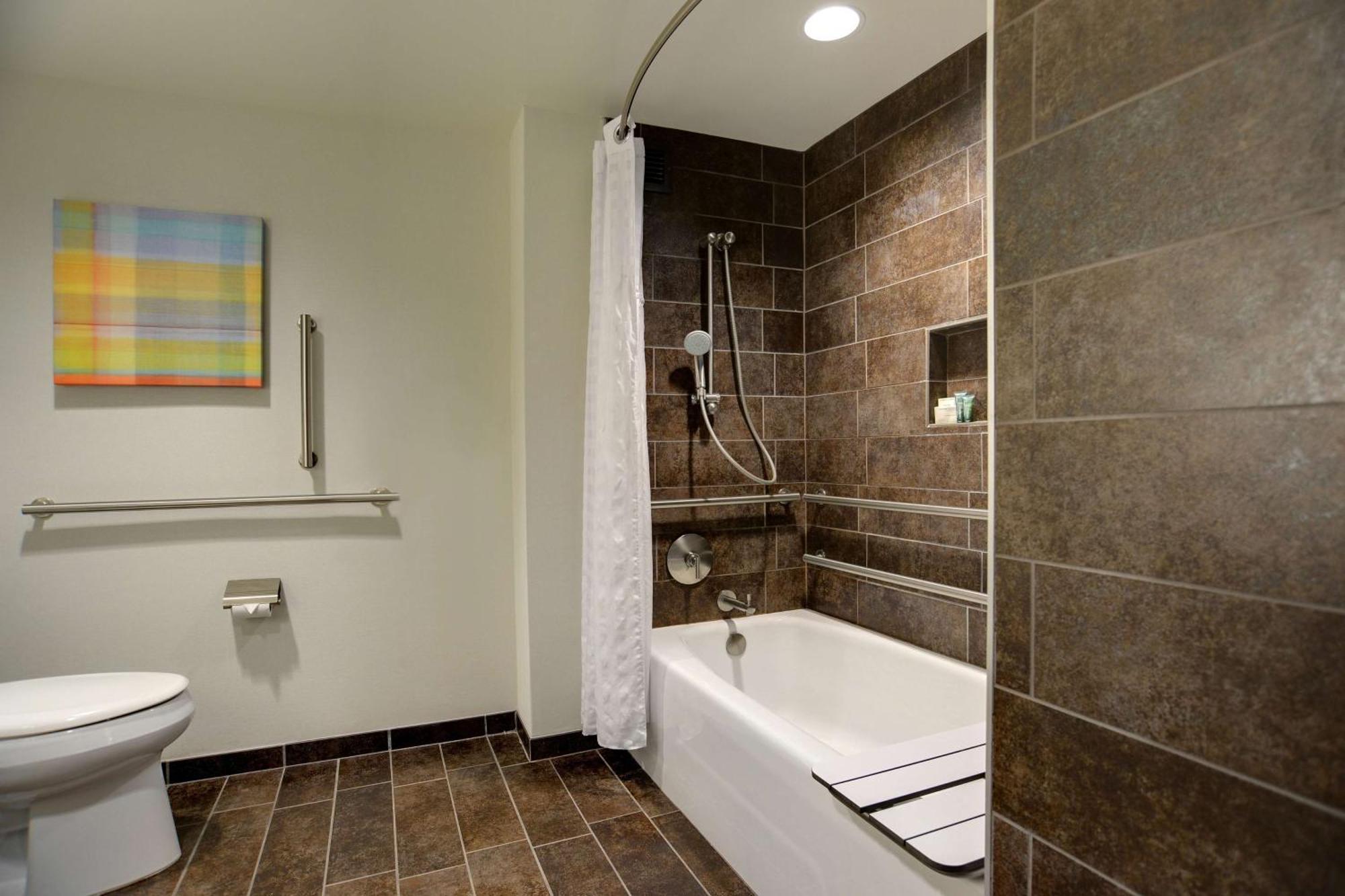 Queen Room with Two Queen Beds - Mobility and Hearing Access,1552282558:JPEG