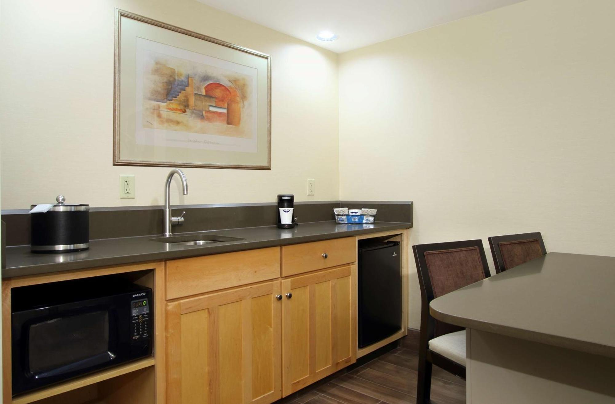King Suite Kitchen Non-Smoking