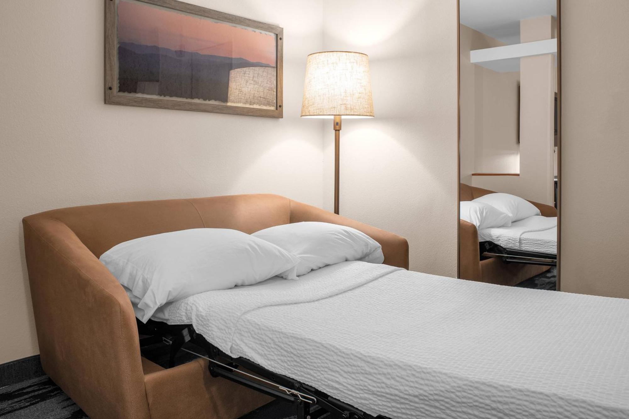 Queen Suite with Two Queen Beds, Bathtub and Sofa Bed - Mobility Access/Hearing Accessible