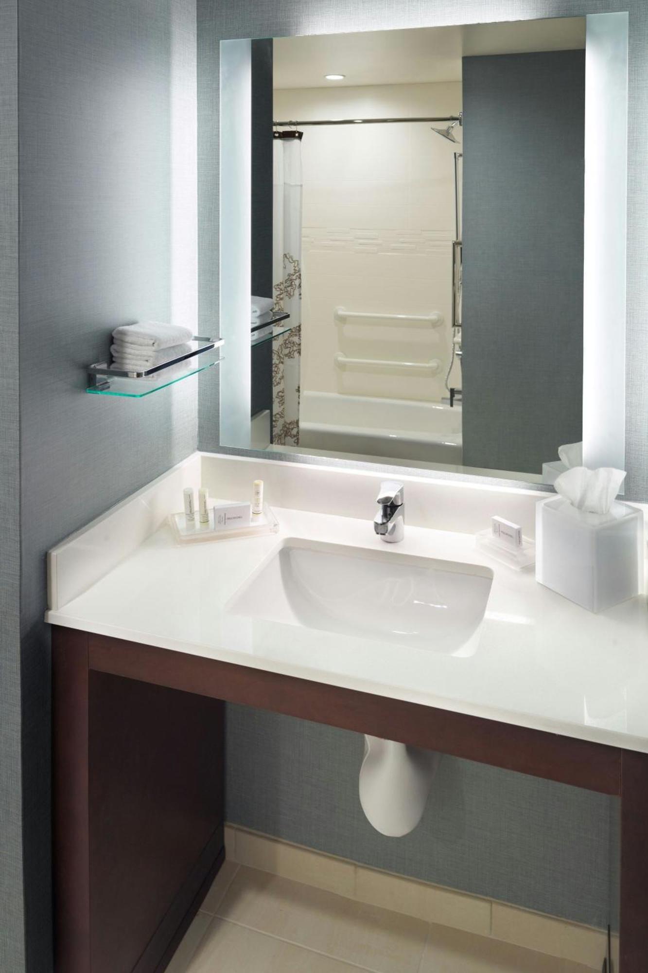 Two-Bedroom Suite,1633026193:JPEG