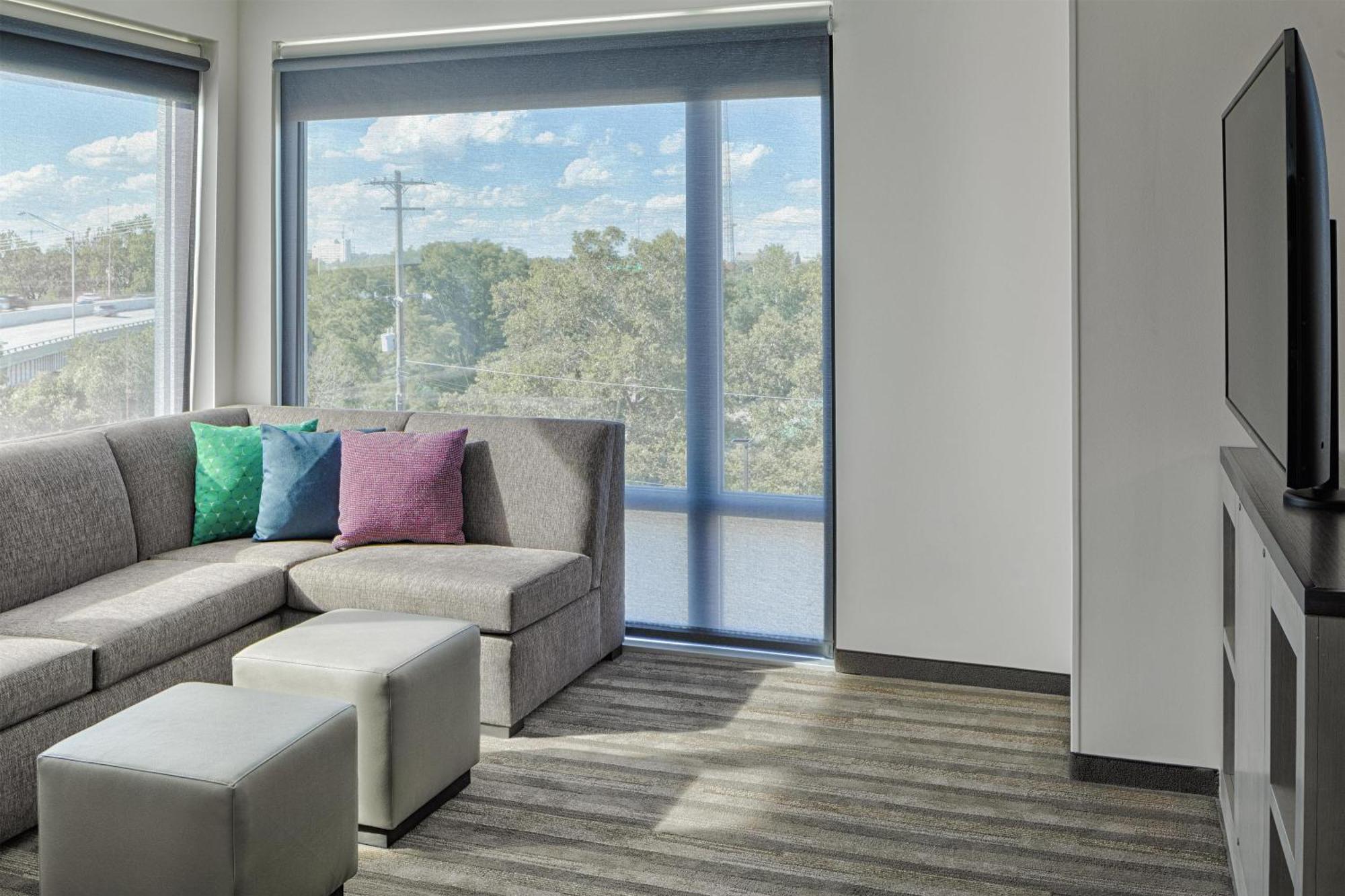 King Studio Suite Kitchen Sofa Bed