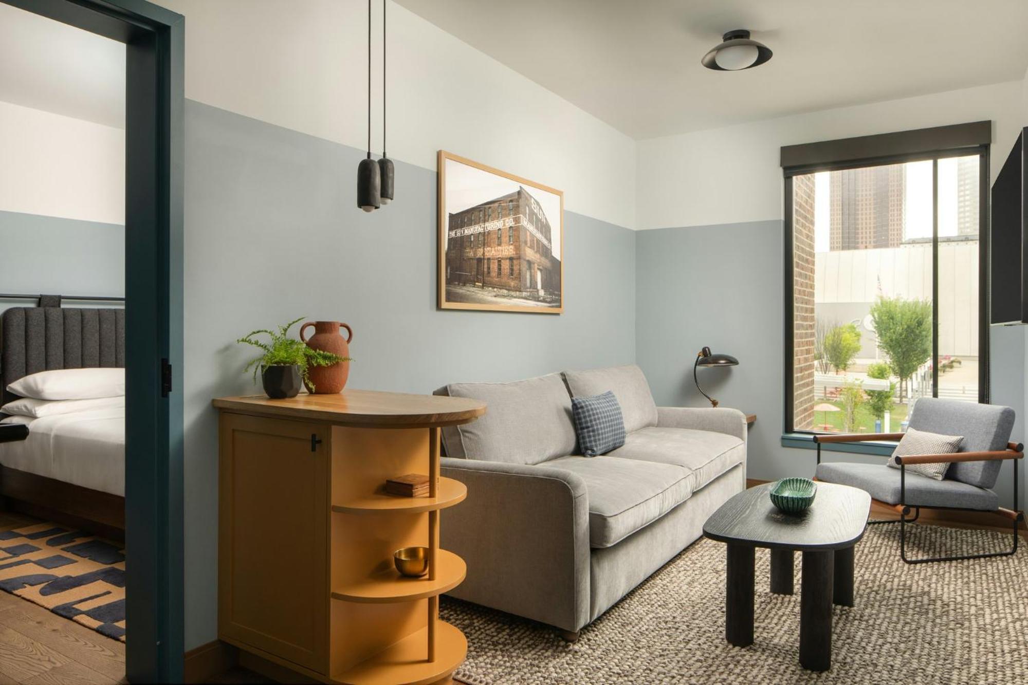 Artist's Flat 1 King