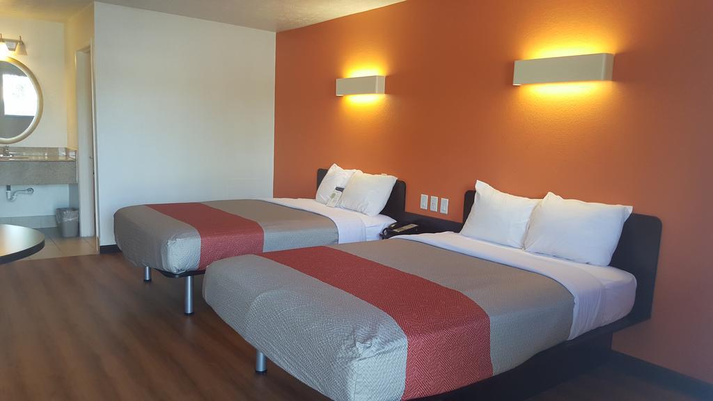Quadruple Room - Non-Smoking