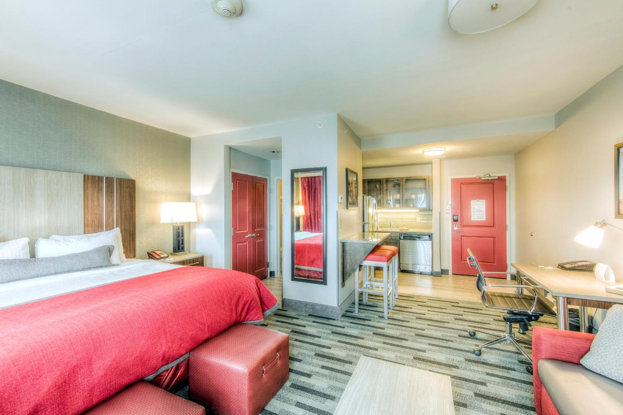 King Studio Suite