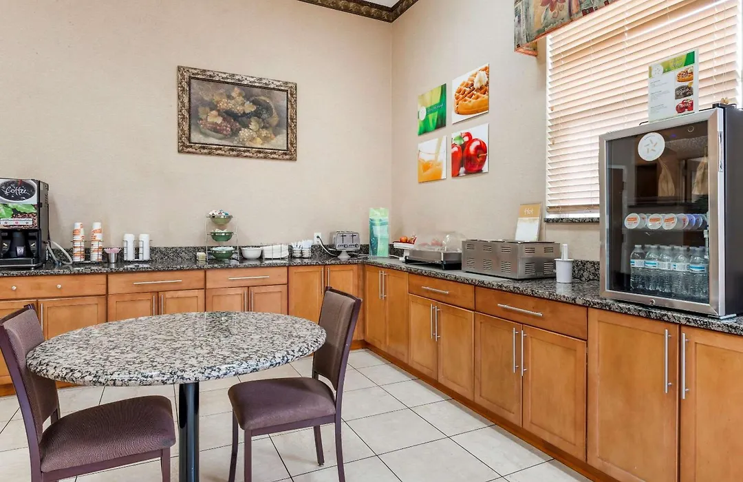 Quality Inn & Suites South-Obetz-1
