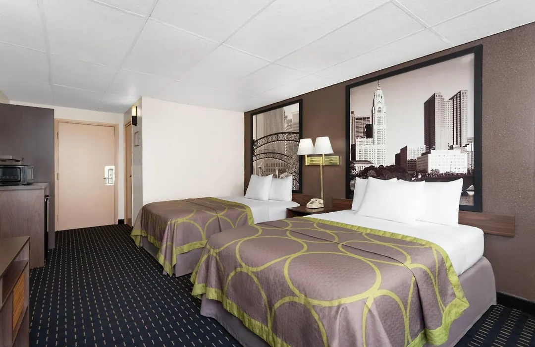 Super 8 By Wyndham Columbus-1
