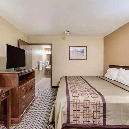 Rodeway Inn Columbus West-2