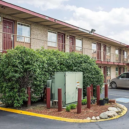 Econo Lodge Columbus-2