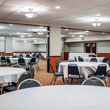 Howard Johnson By Wyndham-3