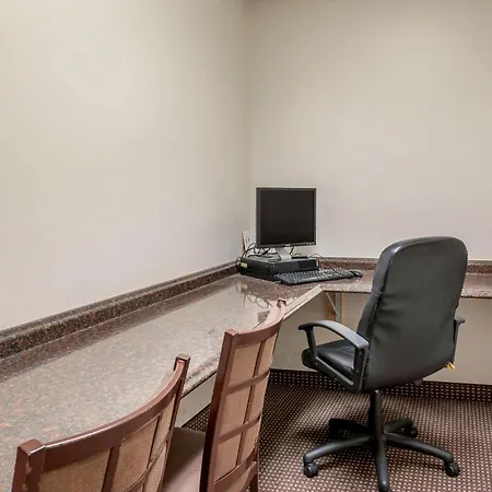 Quality Inn & Suites South-Obetz-2