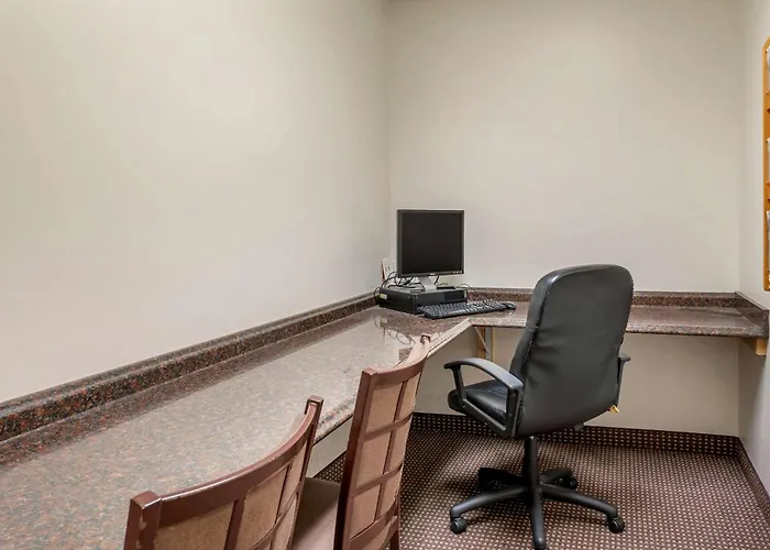Quality Inn & Suites South-Obetz