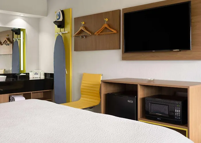 Days Inn By Wyndham Columbus Worthington