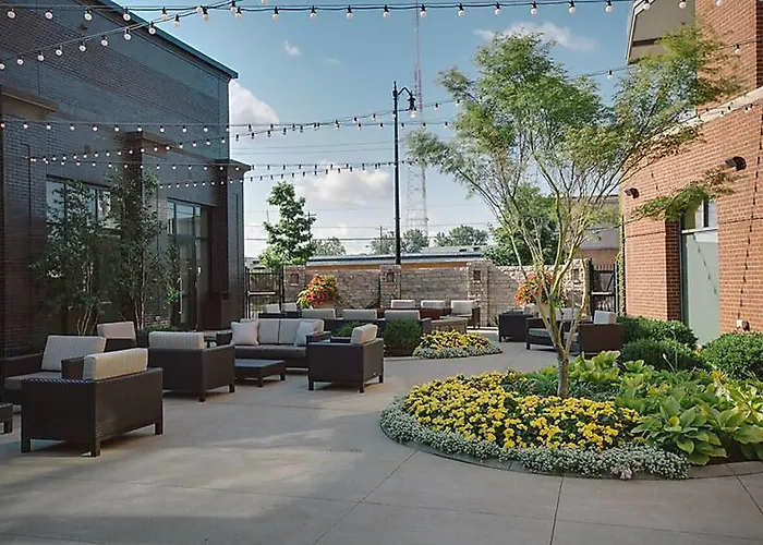 Courtyard By Marriott Columbus Osu Hotel