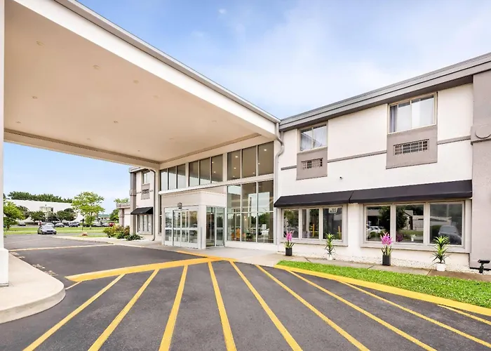 Days Inn By Wyndham Columbus East Airport