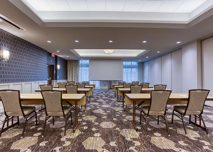 Drury Inn & Suites Columbus Polaris Flint
